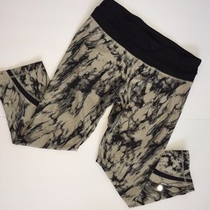 Lululemon fitted marbled leggings